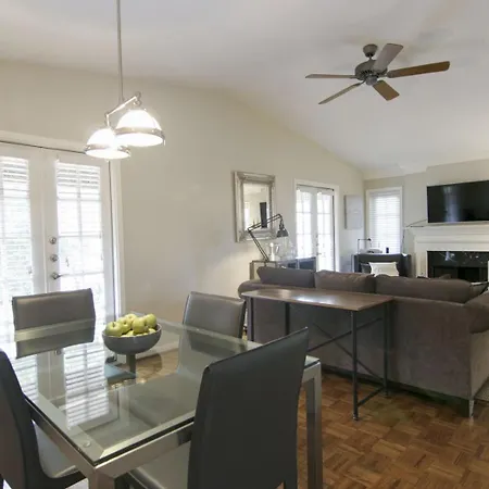 Tarrytown Townhouse Villa